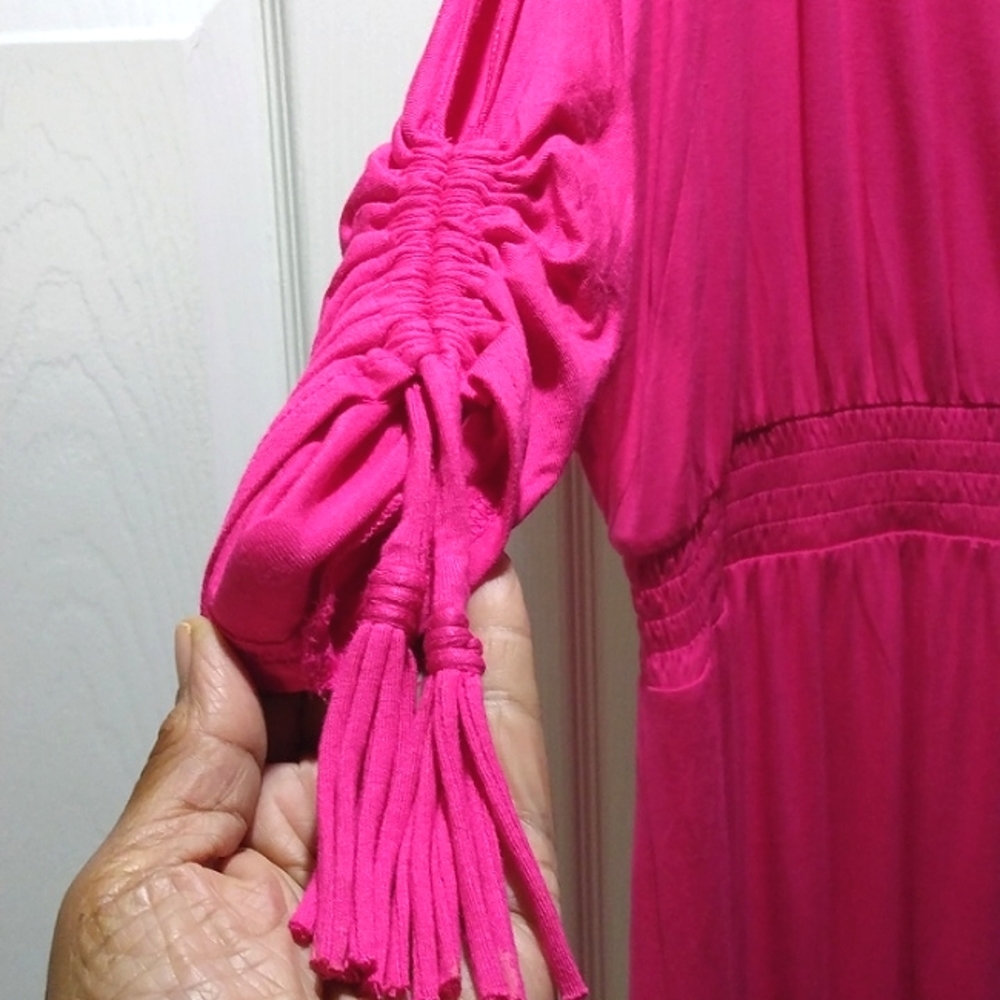 Hot pink dress size 14/16 by Lane Bryant with slit sleeves 💕